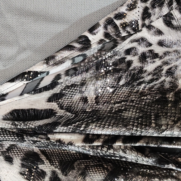 JBS Blouse - Picture 3 of 5